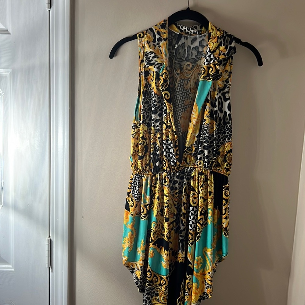 Sexy sleeveless animal print tunic shirt. Size Medium